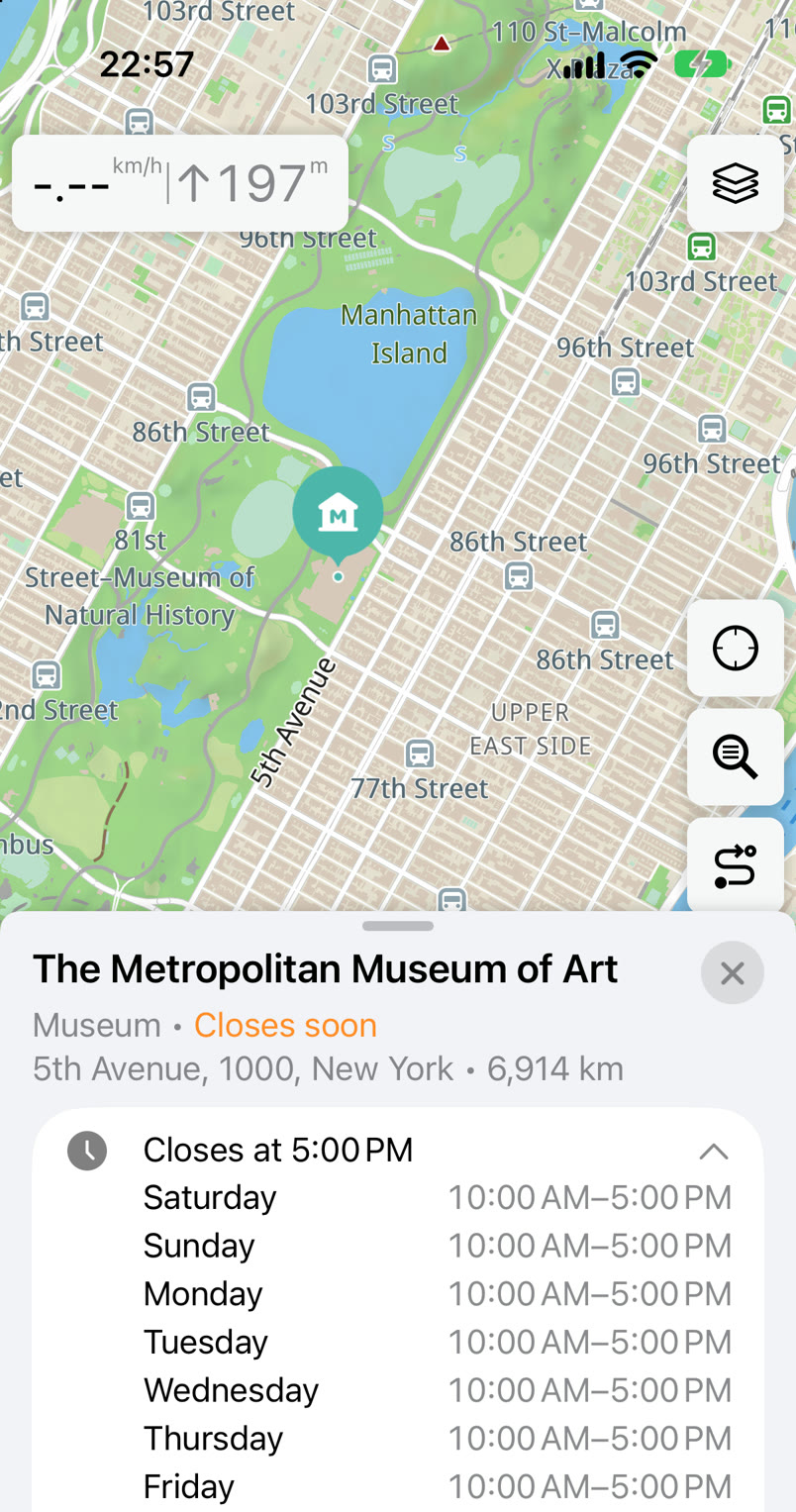 O Museu Metropolitano de Arte, em Nova York, aberto em um celular em Varsóvia